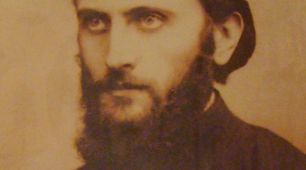 Se vinde casa părintească a lui Arsenie Boca. Cât costă locul mirific de 8,5 hectare, situat în Hunedoara