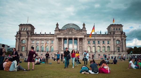 Germania revine la AUSTERITATE și reinstituie ''frâna datoriilor''