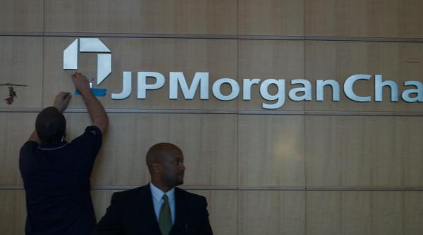 J.P. Morgan, prognoză sumbră pentru prețul barilului de petrol