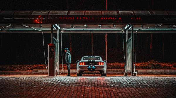 Benzina și motorina, tot mai scumpe? Chisăliță: Suntem prea dependenți de factori externi 