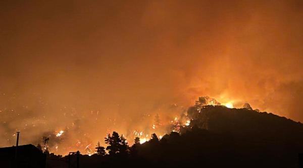 Regândiţi-vă concediile în Grecia! MAE, avertizare de călătorie, din cauza incendiilor