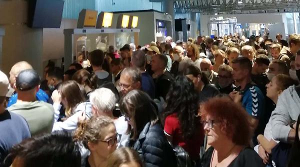 Ce poţi face pentru a-ţi recupera banii dacă ţi-ai ratat vacanţa din cauza unui zbor anulat