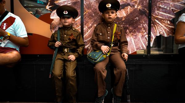 Putin distruge viața rușilor: Teatrele se închid, artiștii fug, chiar și cartofii dispar 