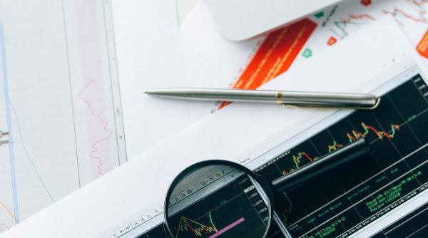 Raport BVB: Piaţa de capital din România a recuperat scăderile provocate de războiul din Ucraina