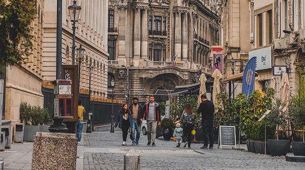 Câți angajați sunt în instituţiile şi autorităţile publice