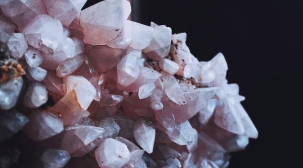 A fost descoperit cel mai mare diamant roz din ultimii 300 de ani 