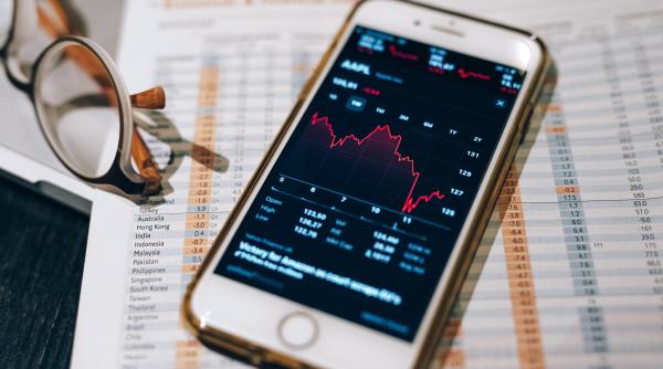 Ce se întâmplă? Negrescu: ”Când America tușește, România intră la terapie intensivă”