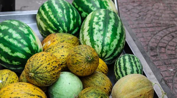 În China, pentru apartamentele noi se poate plăti cu pepeni sau usturoi