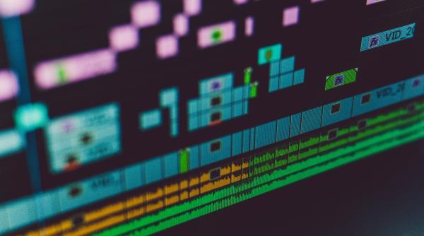 Raportul DESI 2022: România bate pasul pe loc la competențe digitale, în timp ce alții fac progrese