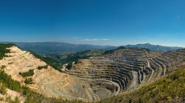 Ciucă: Avem resurse de cupru pentru foarte mulţi ani de aici înainte