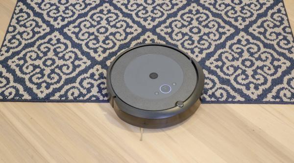 Amazon cumpără producătorul de aspiratoare robot Roomba cu 1,7 miliarde de dolari