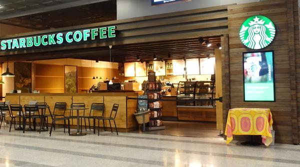 Rușii caută un nume pentru lanțul Starbuck. Ce a ieșit FOTO