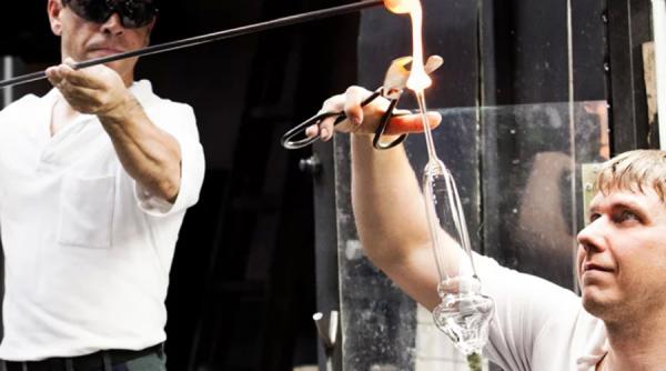 Cea mai veche fabrică de sticlărie de lux din Europa riscă să se închidă