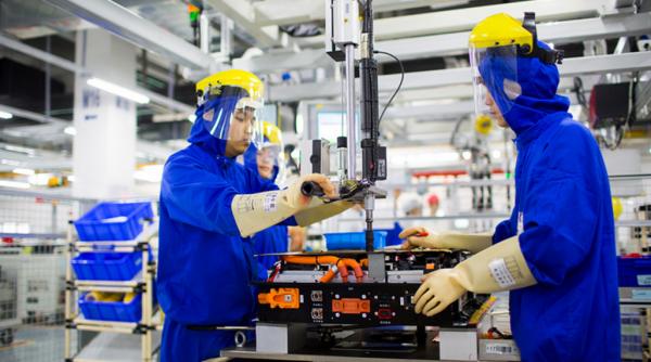 Investiție de 7,3 miliarde € în Ungaria. Mercedes și CATL construiesc o fabrică de baterii auto