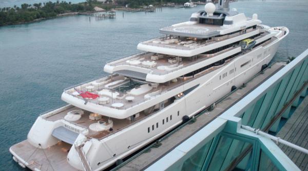 Abramovici și-a adăpostit iahturile într-o țară „prietenoasă”