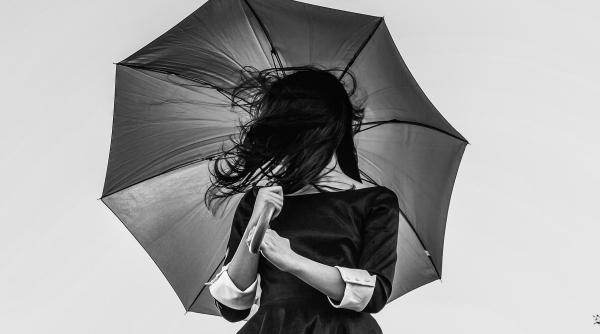 Avertizări ANM. Furtuni în peste trei sferturi din ţară, caniculă în 29 de județe