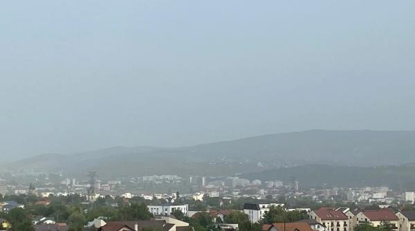 Zona municipiului Iași, înghițită de un nor de praf venit dinspre Ucraina
