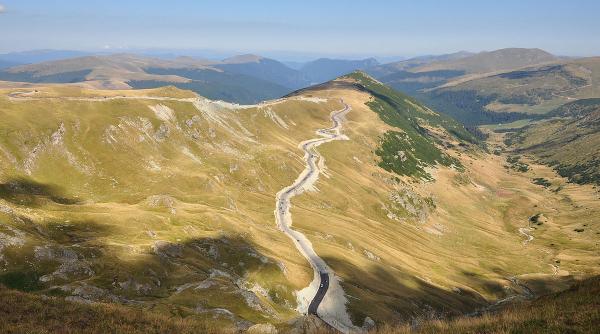 Programul pe Transalpina în 2022. Care sunt restricțiile impuse șoferilor