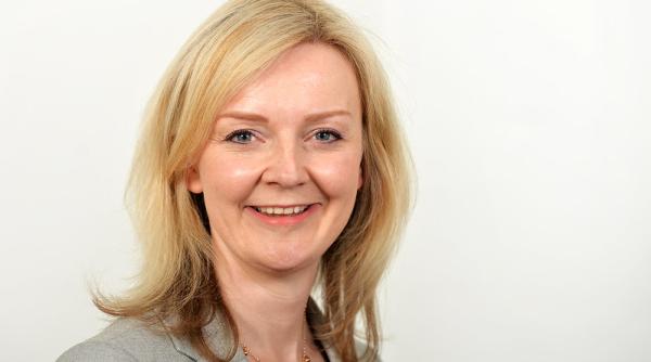 Cine este Liz Truss noul premier al Marii Britanii