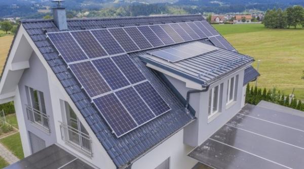 Panouri fotovoltaice. Cât durează cu AFM și cât pe cont propriu