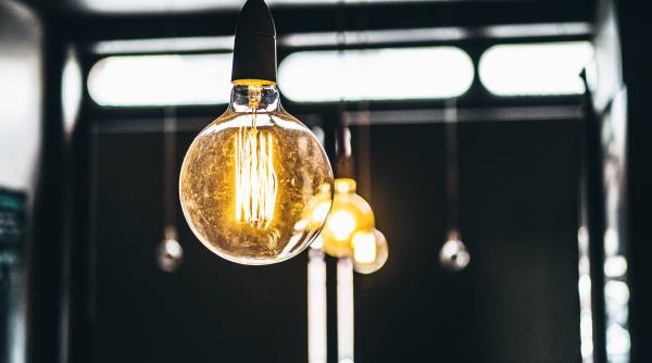 UE vrea să plafoneze preţul energiei electrice obținute din aceste surse 