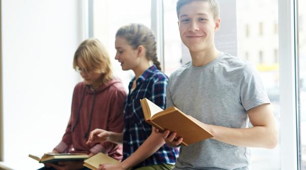 Cum explică Cîmpeanu eliminarea bursei de merit și a banilor pentru liceeni din rural care merg la liceu în altă localitate