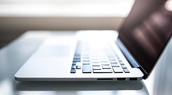 Guvernul interzice achiziţionarea de programe antivirus din Rusia de către autorităţile şi instituţiile publice