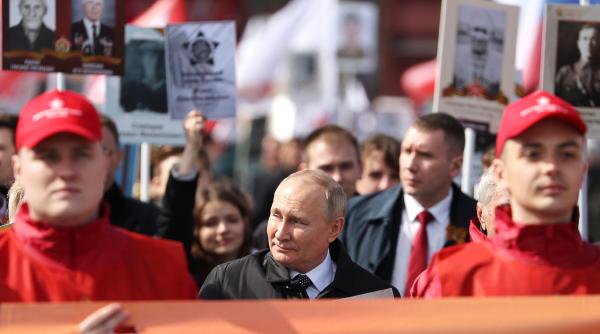 Încep represaliile împotriva celor care cer demisia lui Vladimir Putin