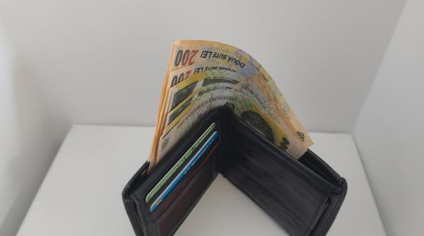 Salariul minim, 3.000 de lei.  De când ar putea fi aplicată directiva europeană