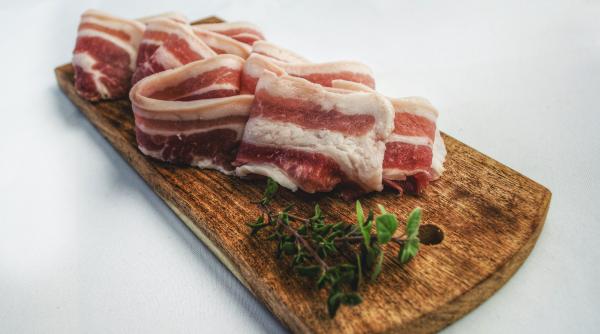 Avertismentul unui fermier: Preţul cărnii de porc s-ar putea dubla