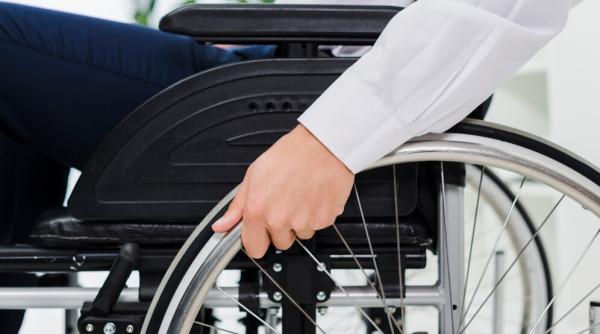 Tichete valorice pentru persoanele cu handicap. Câte primesc şi la ce vor putea fi folosite