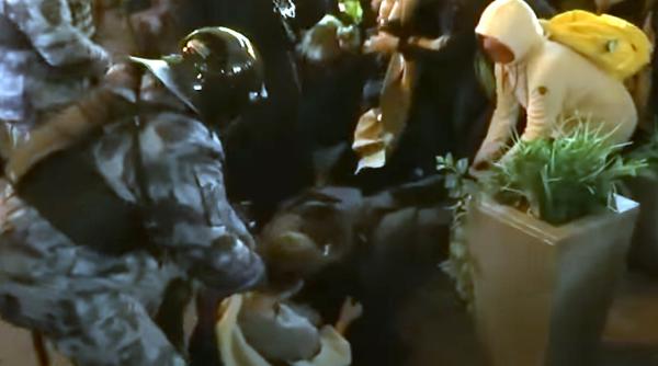 Rusia fierbe: Ample proteste, sute de arestări, prețul biletelor de avion a explodat VIDEO