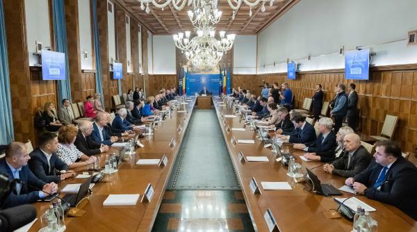 Ciudățeniile din listele de salarii ale ministerelor din România