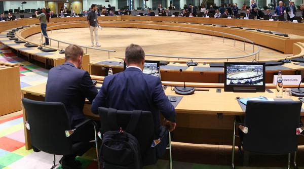 Ministrii energiei ai UE, acord privind măsurile de urgență pentru reducerea facturilor la electricitate