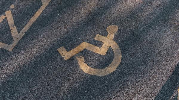 Certificatul de handicap. Reguli noi pentru bolnavii de cancer și cei cu transplant