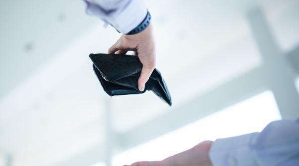 Unde se duc banii românilor. Șeful de la Finanțe: ”Statul nu are un portofel în care să pună bani deoparte”