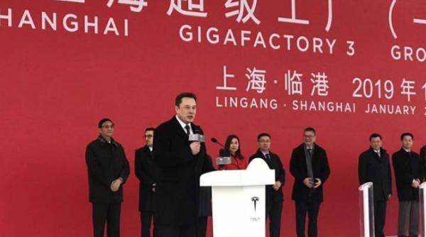 Tesla înregistrează vânzări record de vehicule electrice produse în China
