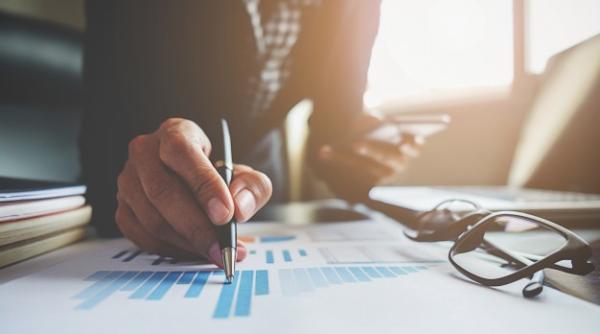 Guvernul taie din cheltuieli. Ce se întâmplă cu salariile bugetarilor 