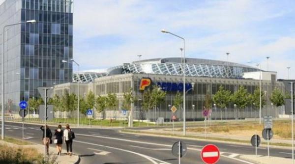 OMV Petrom a instalat panouri fotovoltaice în 110 stații de alimentare OMV și Petrom din România și vizează extinderea la 150 unități până la finalul lui 2022