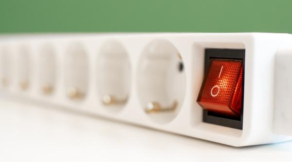 Germania va plafona preţurile la electricitate prin taxarea profiturilor excesive 