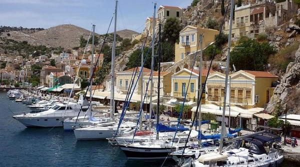 Grecia a dat lovitura: Turiștii au dat năvală, în pofida războului 