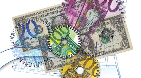 Euro valorează mai mult de un dolar pentru prima dată în ultima lună