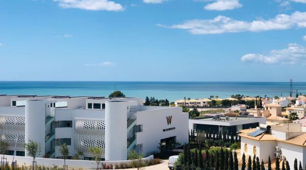 Portugalia: Un singur complex hotelier vrea să angajeze 8.000 de oameni