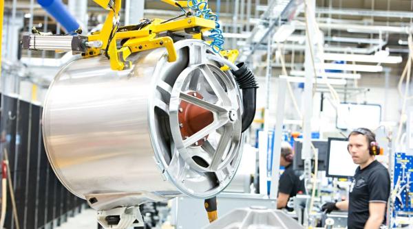 Suedezii de la Electrolux concediază mii de angajați