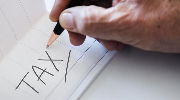 Olanda vrea să impună o taxă pe profiturile excesive ale companiilor care vând combustibili fosili