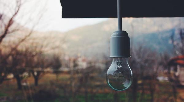 Energie electrică. Oficial E.ON: Nu găsim energie! Nu putem spune clienților care va fi prețul