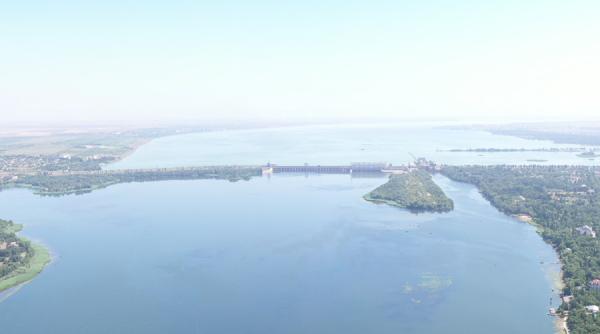 Rușii au avariat un baraj peste fluviul Nipru