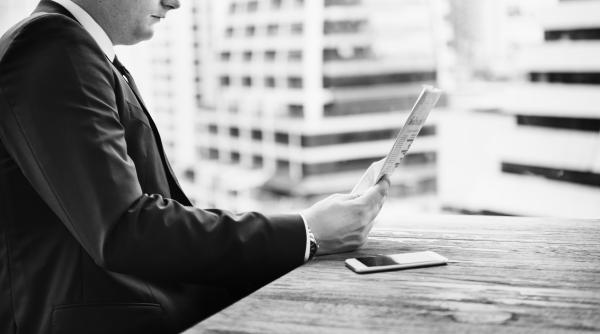 Știrile dimineții. Despre energie, bani dar și politică