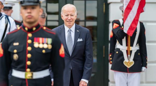 Joe Biden l-a luat la ochi pe Elon Musk: Merită o verificare
