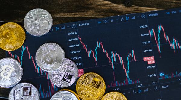Criptomonede: Binance promite un fond de urgență, bitcoin își revine